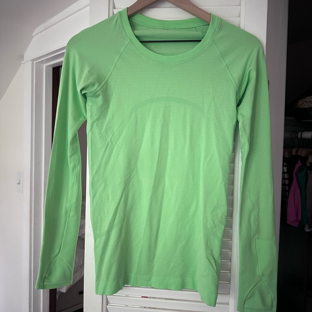 Lululemon Green Long Sleeve swiftly top
